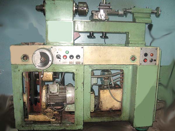 Загальний вигляд токарного верстата 16Т04А 16Т04А Загальний вигляд токарного верстата